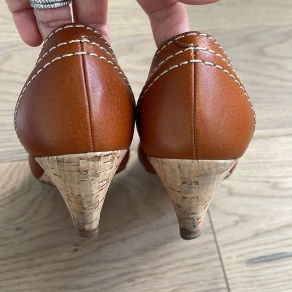 CHLOE cognac wedge pumps - Picture 4 of 6